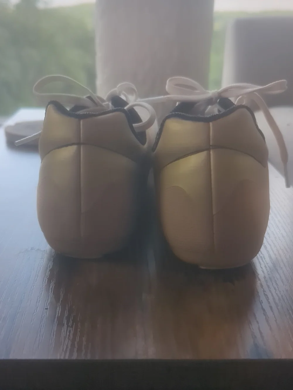 White And Gold Track Spikes Size 35